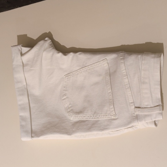 LC Lauren Conrad White Cuffed Short, High Rise. Size 2 Women - Picture 7 of 11
